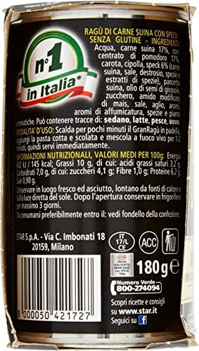 Achterkant van een Italiaanse pastasauspot met ingrediënten en voedingsinformatie.